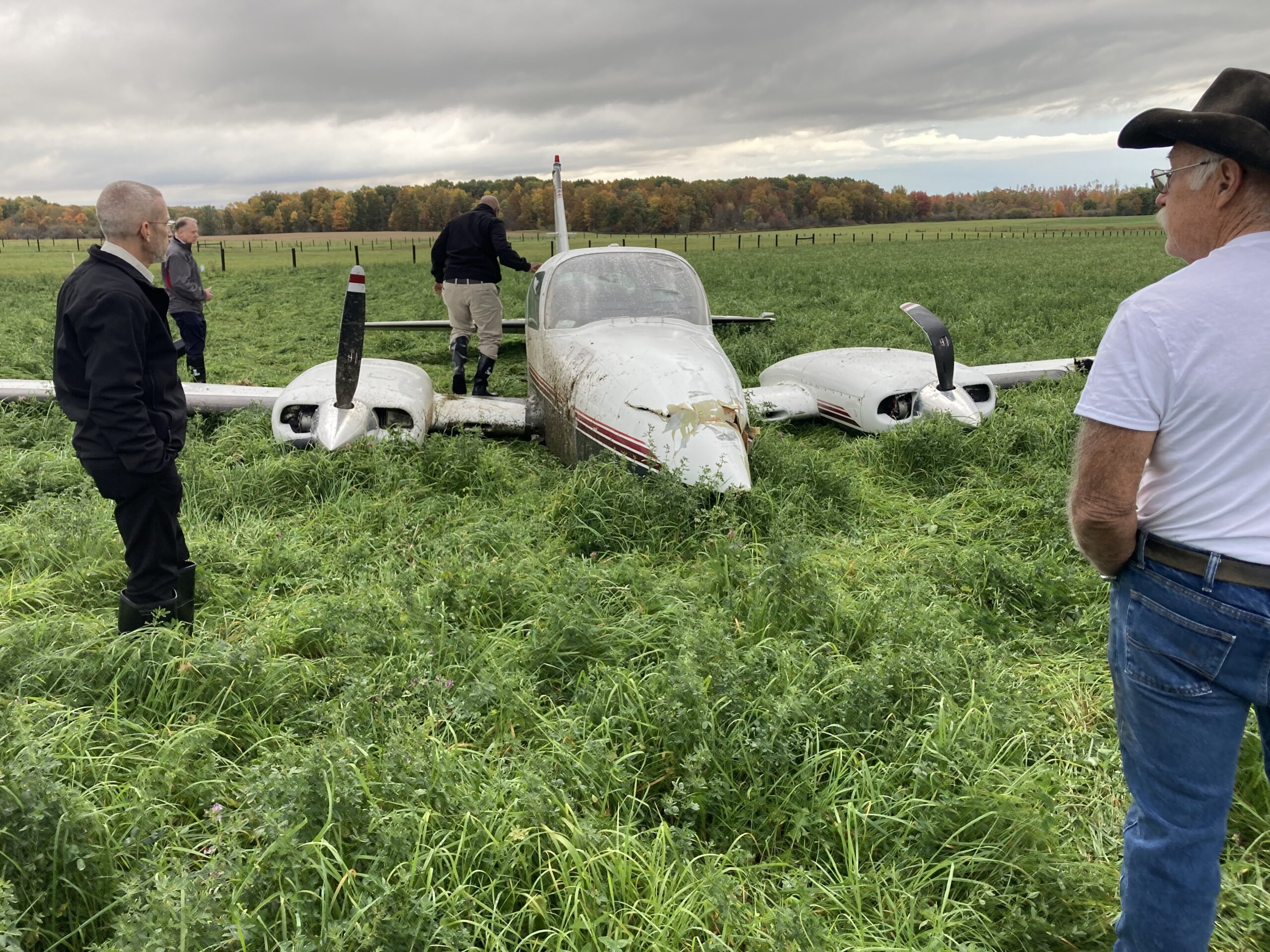 Cessna 310 Crashes in Field in Middlefield Township